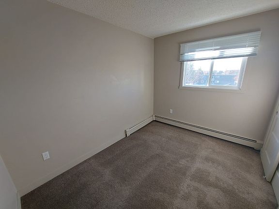 5th image of 4601 48th Ave