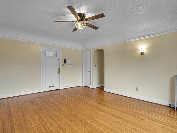 3rd image of 2052 SE Hawthorne Blvd #142-201