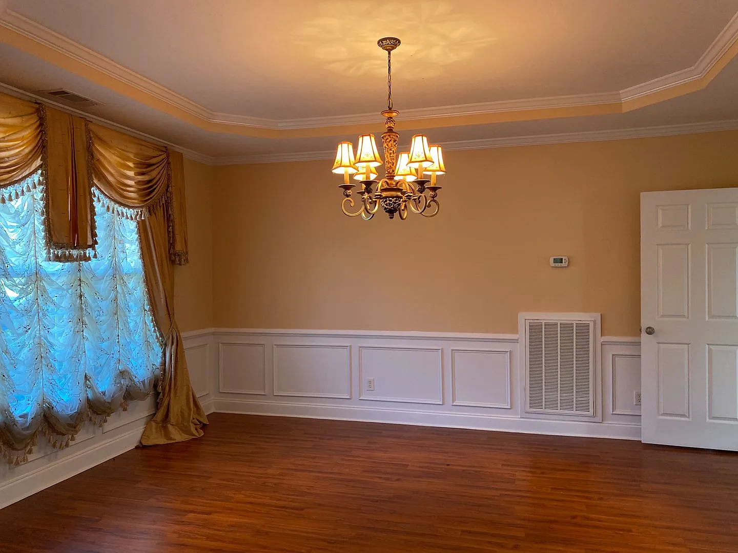 1002 Dorset Lane in the Highgrove Community — Photo 3