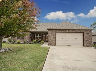 612 N Vermillion Dr, Strafford, MO 65757