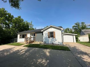 2520 SW Washburn Ave, Topeka, KS 66611