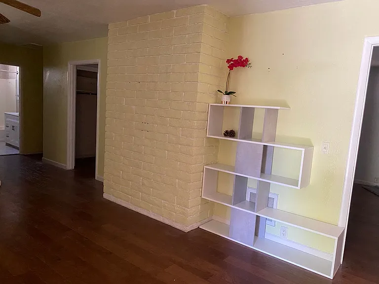 1480 W University Heights Dr N — Photo 8