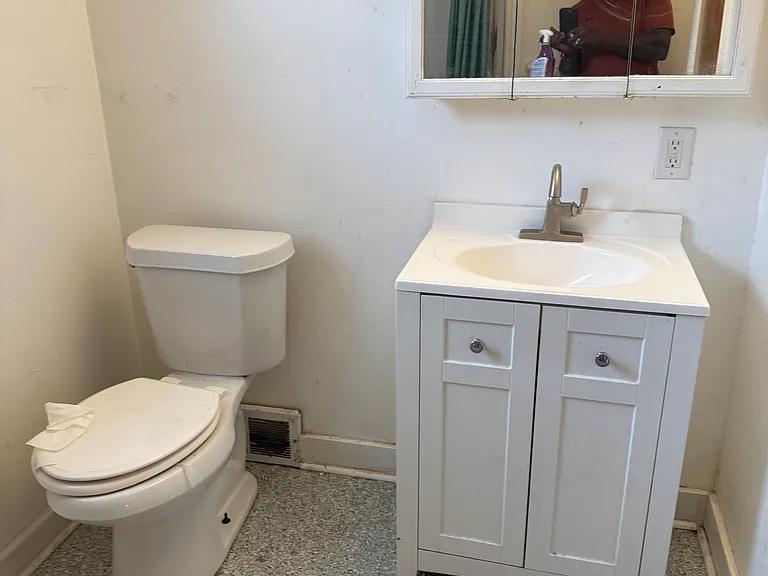 1016 Airbrake Ave — Photo 7