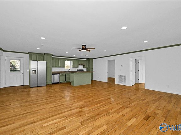 2nd image of 17 Maple Dr