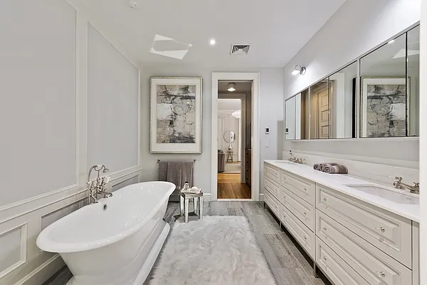 Sold by Nest Seekers International | media 29