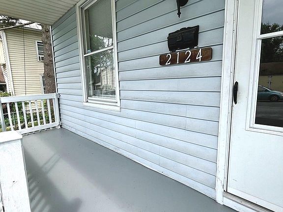3rd image of 2124 Boas St