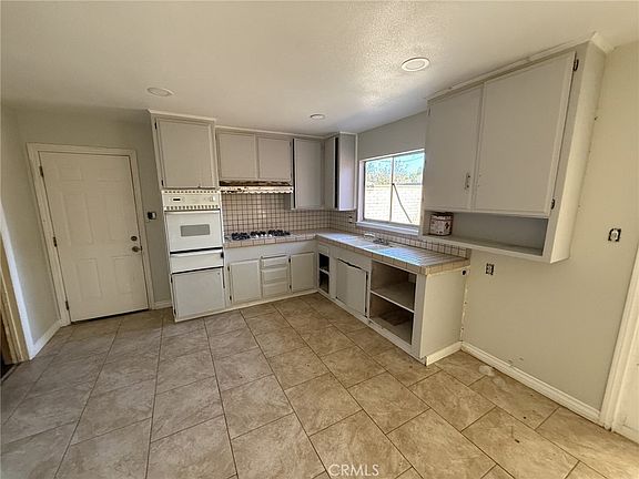 5th image of 5623 Montgomery St