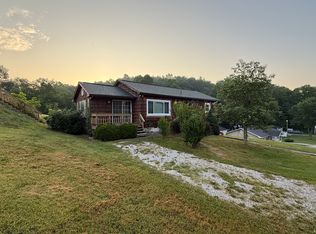 2550 Greenhills Rd, Ravenswood, WV 26164