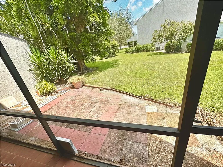 416 Bristle Cone Ln #9 — Photo 13