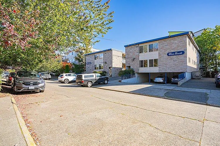 Twin Courts
