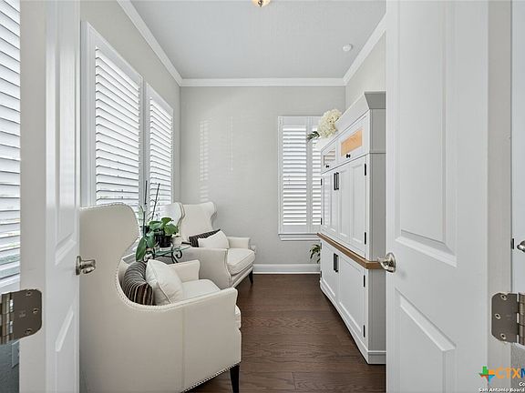 4th image of 620 N Guenther Ave