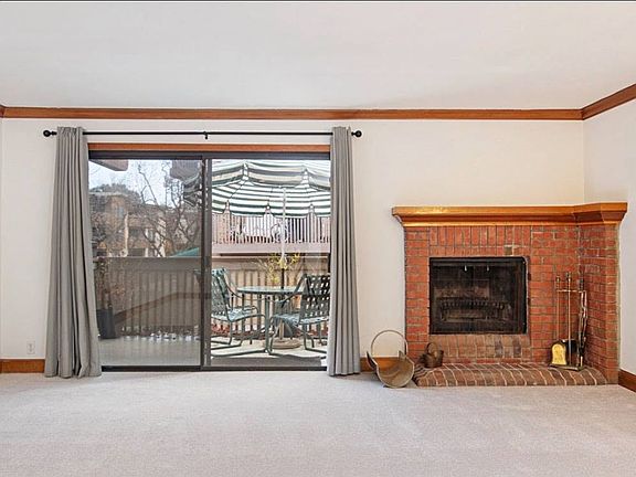 2nd image of 8850 Villa La Jolla Dr Unit 201