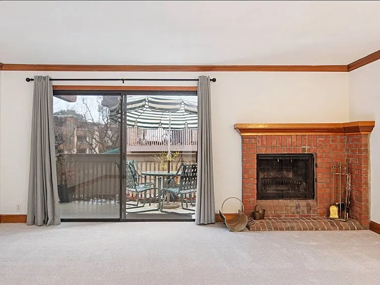 8850 Villa La Jolla Dr #201 — Photo 2