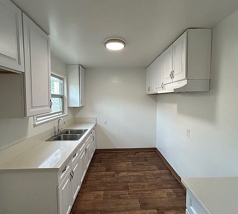 2nd image of 516 E Wellington Ave #B