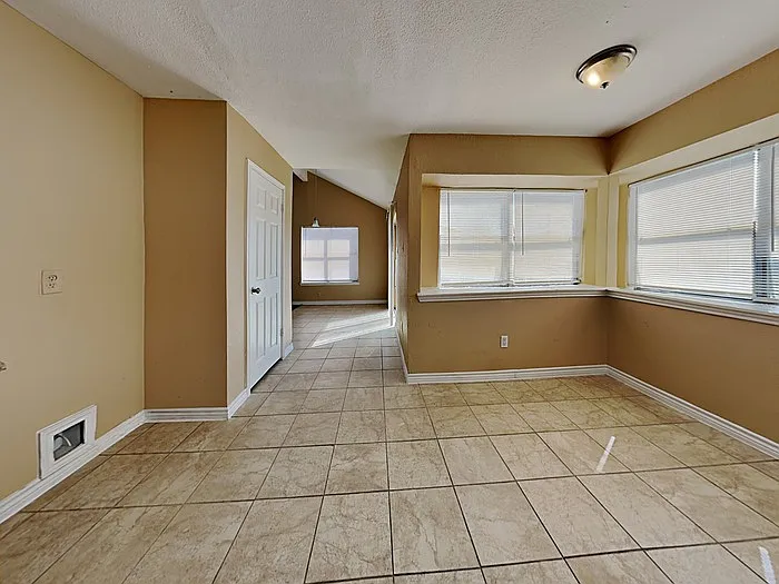 7804 Rice Dr — Photo 8