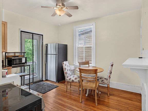 5th image of 940 W Beverley St