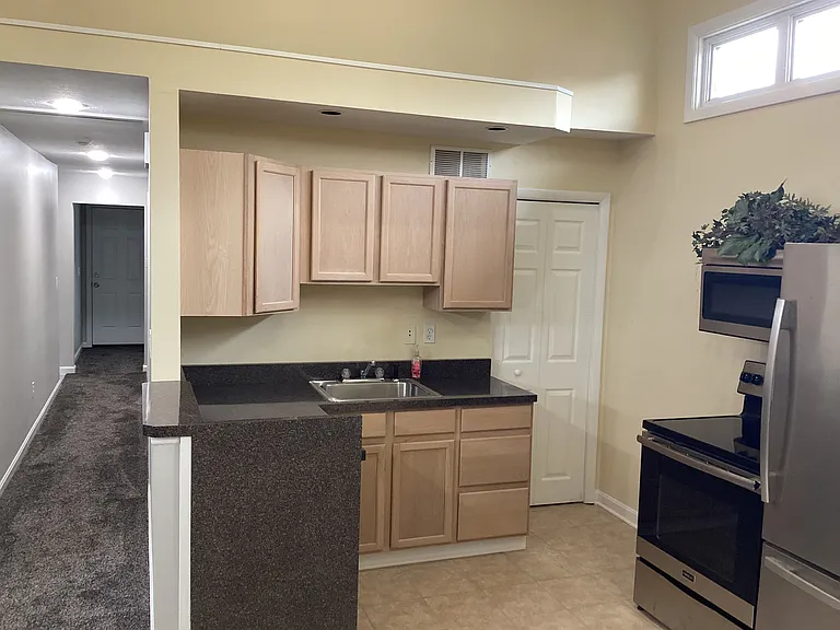 143 Robinhood Dr — Photo 14