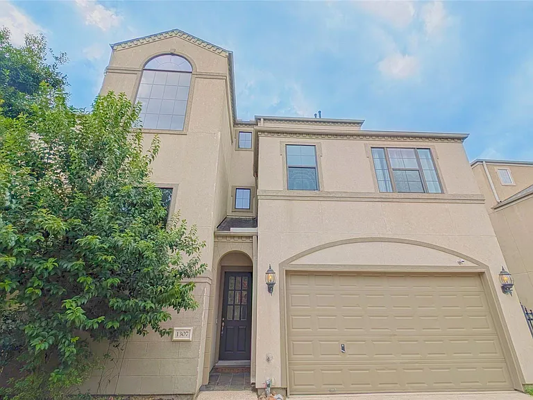 1307 Riverine Ct — Photo 1