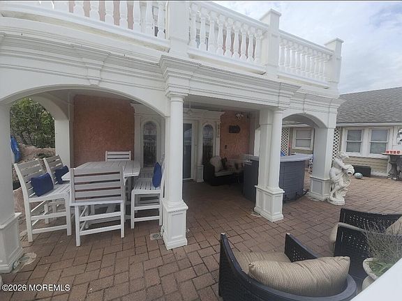 5th image of 247 Boardwalk