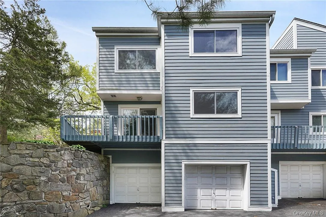 2 bed, 2.5 bath, 1600 sqft, $4,500 — Photo 1