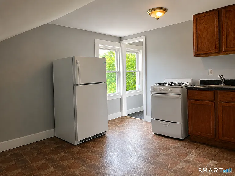50 Olive St #3N — Photo 2