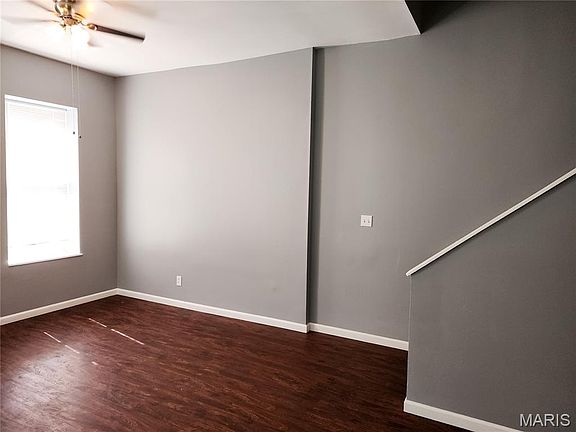 3rd image of 3131 California Ave