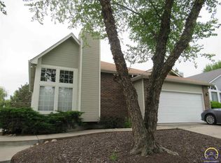 3525 SW Willow Brook Ln, Topeka, KS 66614