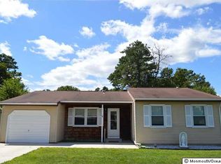 1 Rose Ln, Manchester Township, NJ 08759