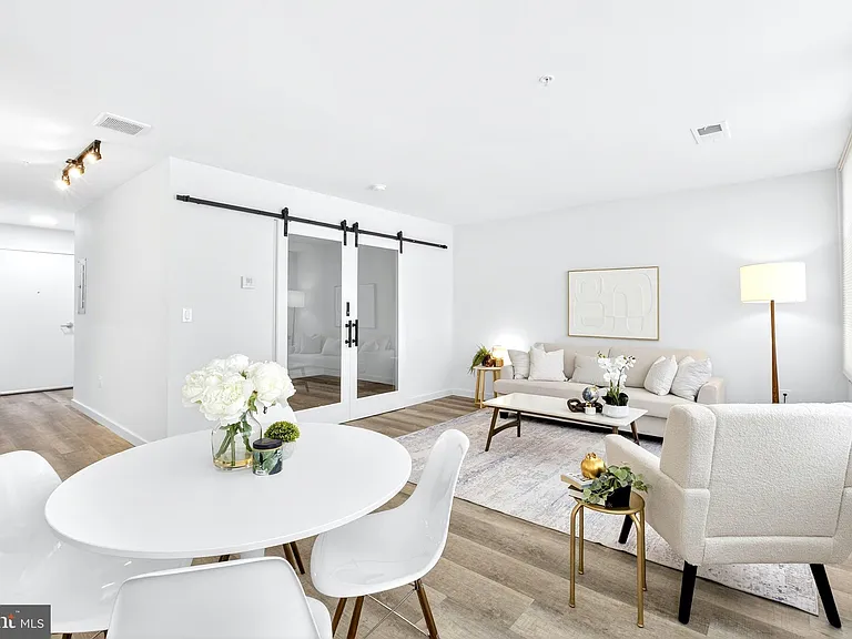 700 Roeder Rd #105 — Photo 5