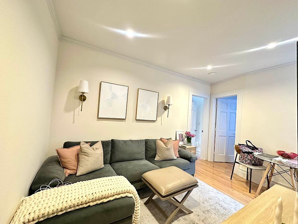 1st image of 417 W 43rd St APT 18