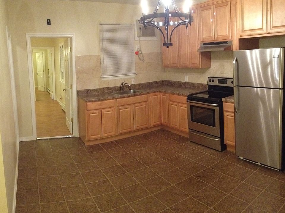 1ST FL KITCHEN