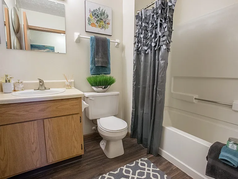Sterling Park Apartments — Photo 18