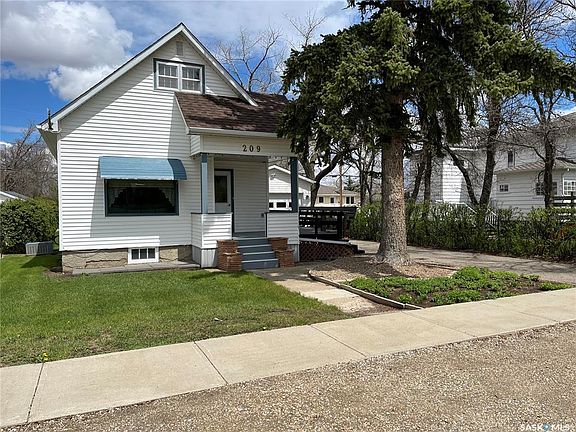 2nd image of 209 2nd AVENUE W