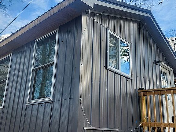 3rd image of 639 Sugar Hollow Rd