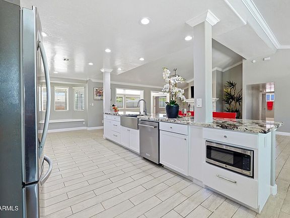 3rd image of 2220 LEXINGTON Drive