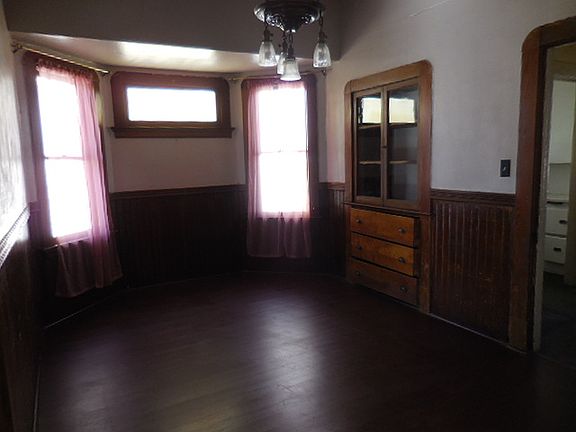 3rd image of 320 N 12th St