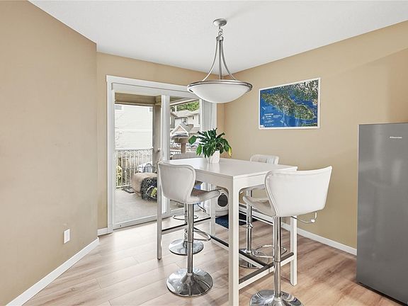 5th image of 6085 Clayburn Pl