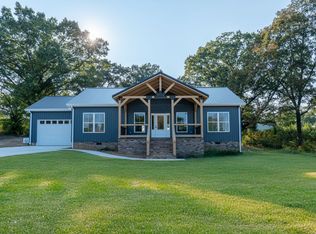 1166 Dugout Rd, Summertown, TN 38483