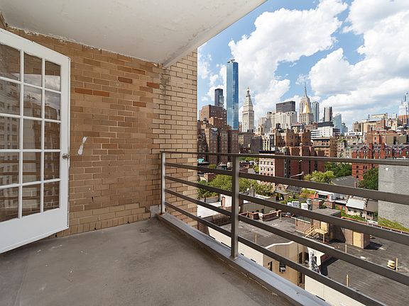 4th image of 150 E 18th St APT 11M