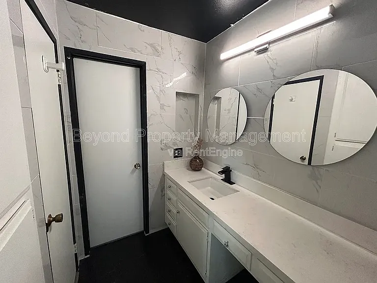 6924 Hyde Park Dr #214 — Photo 10