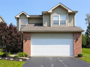 10 Hedge Ln, Lancaster, NY 14086