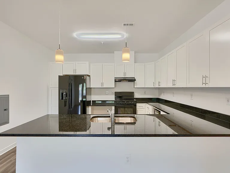 Urbana at Hioaks — Photo 22