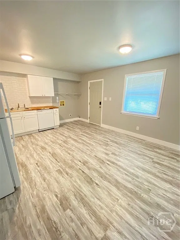 2 bed, 1.0 bath, 1008 sqft, $1,300 — Photo 3