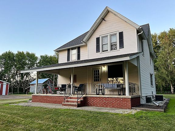 2nd image of 2323 NE 34th Ave