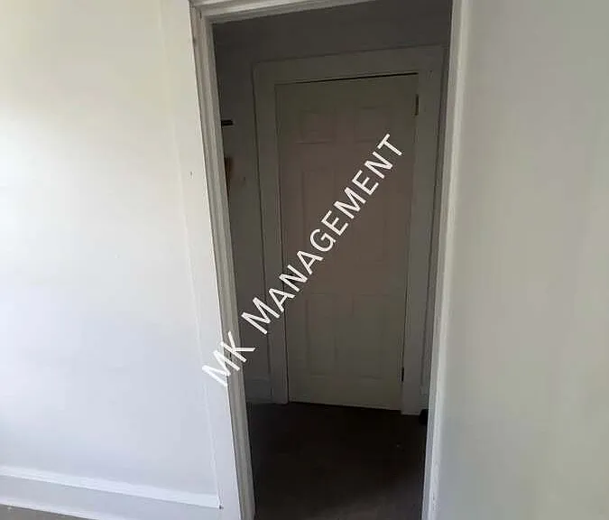 571 Charles Ave — Photo 38
