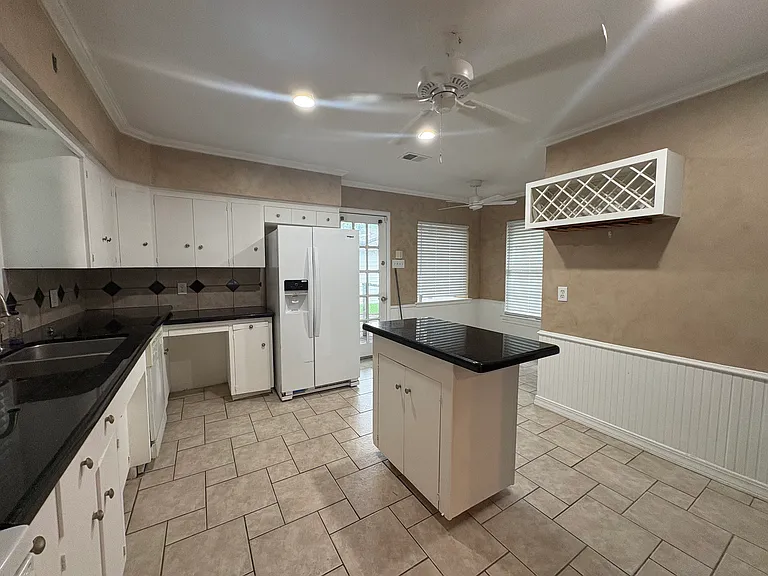 7525 Wentwood Dr — Photo 7