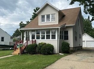 1407 5th Ave, Sterling, IL 61081