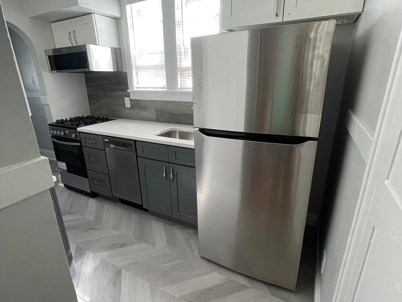 2 bed, $1,650 — Photo 2