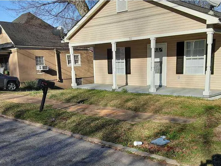 1006 Dr Charles Johnson Ave — Photo 5