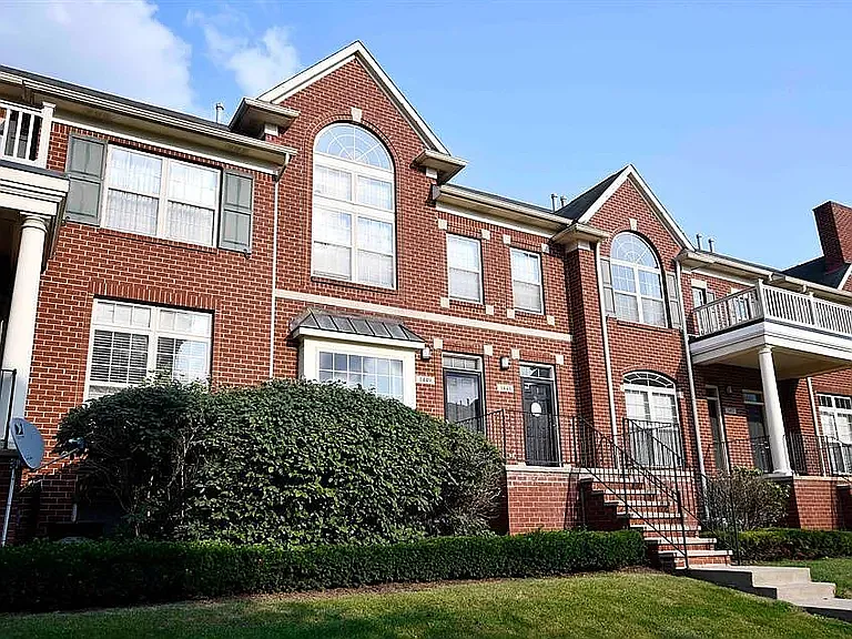 1449 Ashford Ct — Photo 6